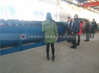 配套搖床使用的新型水力分級機（箱）的原理和